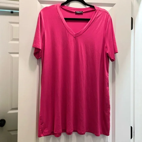 3/$19 Heimish USA pink V-neck short sleeve shirt - Picture 5 of 10
